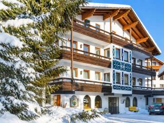 01. Catered chalet Alber Sankt Anton Aanzicht 2