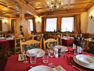 05. Catered chalet Tirolerhof Serfaus Inclusief eten en drinken