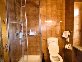 06. Catered chalet Neidia Selva Wolkenstein Badkamer