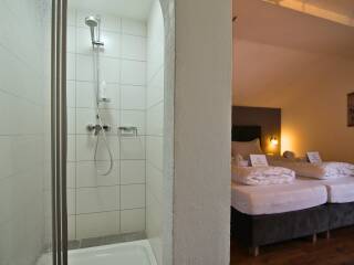 12. Catered chalet Raeterhof Fiss Bed en douche