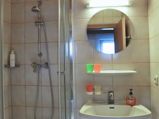 17. Catered chalet Sonnwend Sonnwend Badkamer