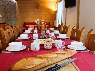 4 Pom de Pin Dinertafel